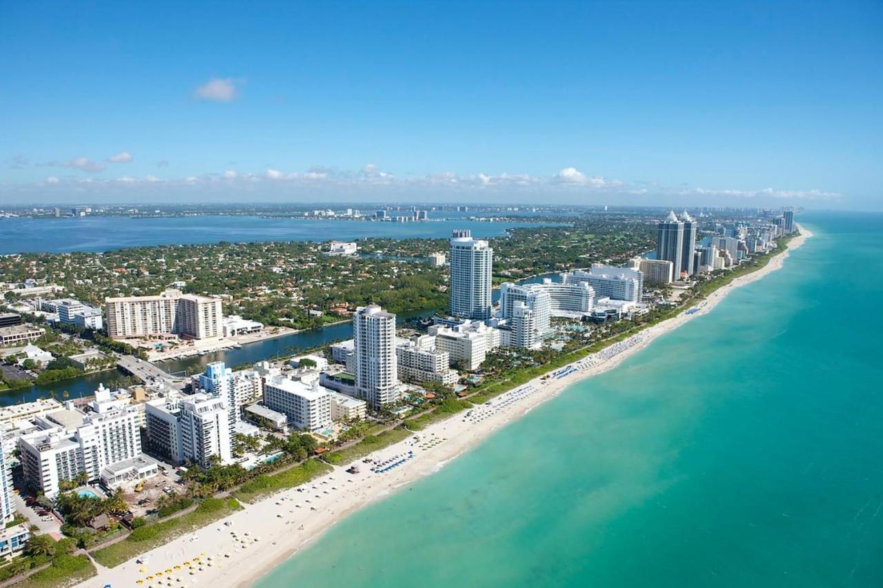 Hallandale Gulfstream Pool Walk To The Beach Appartement Hallandale Beach Buitenkant foto